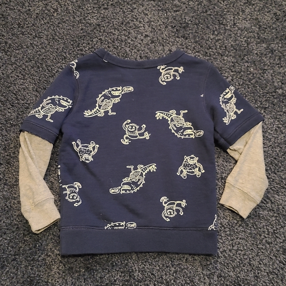 ๐5/$30๐ Carters Sweater - Picture 2 of 3